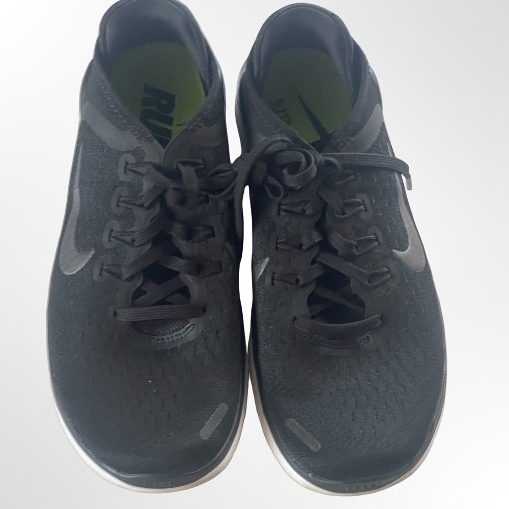 Nike Free Black and White Athletic Running Shoes in size 7 - Picture 3 of 6